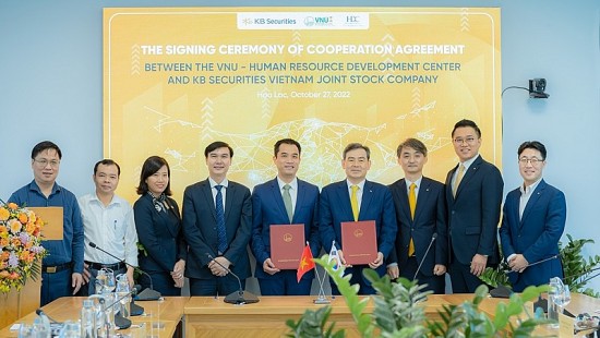 Ký kết hợp tác giữa Chứng khoán KB Việt Nam và ĐHQG Hà Nội: Thúc đẩy phát triển nguồn nhân lực mới