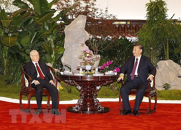 Tổng Bí thư Nguyễn Phú Trọng và Tổng Bí thư, Chủ tịch Trung Quốc Tập Cận Bình thưởng thức trà.