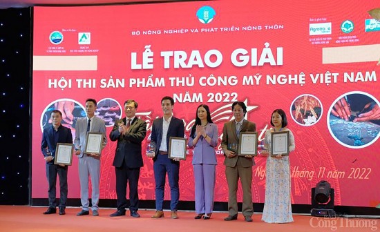 Hội thi sản phẩm thủ công mỹ nghệ Việt Nam năm 2022: Tài hoa kết tinh thành giá trị