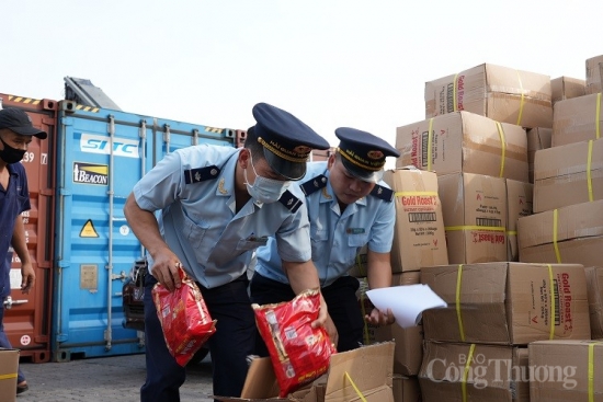Hải quan Sân bay Tân Sơn Nhất: Tăng cường công tác đấu tranh chống buôn lậu