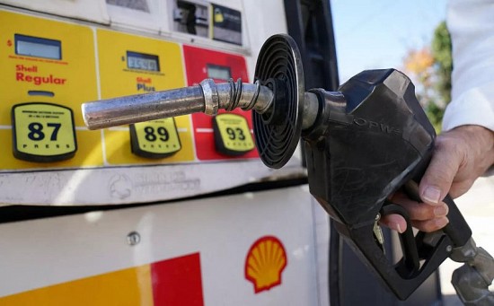 Giá dầu có thể tăng trở lại mức 120 USD/thùng vào năm tới?