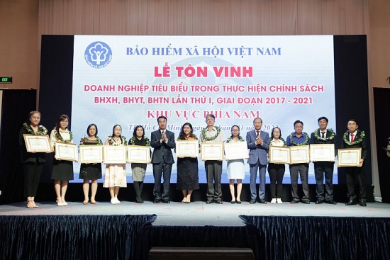 Bảo hiểm xã hội Việt Nam tôn vinh 103 doanh nghiệp tiêu biểu phía Nam