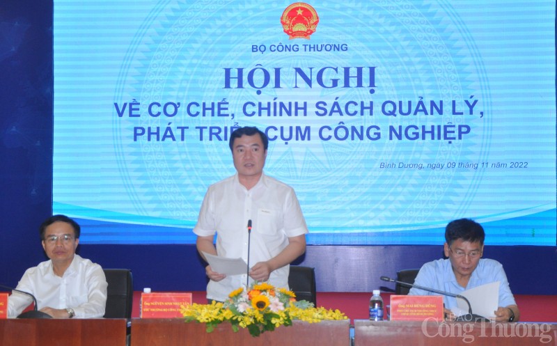 Thứ trưởng Bộ Công Thương Nguyễn Sinh Nhật Tân dự hội nghị về cơ chế, chính sách phát triển cụm công nghiệp