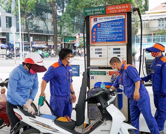 Hà Nội: Chấp thuận cho xe chở xăng dầu hoạt động 24/24h không quá 3 tháng