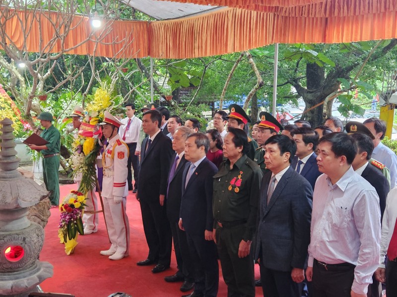 Quảng Bình: Tưởng niệm 50 năm ngày hy sinh của các anh hùng liệt sỹ hang Tám Cô