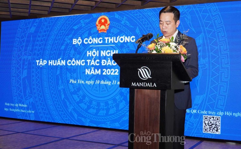 Đồng chí Nguyễn Thế Hiếu - Phó Vụ trưởng, Vụ Tổ chức cán bộ, Bộ Công Thương phát biểu khai mạc Hội nghị