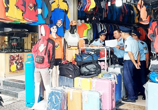 Thừa Thiên Huế: Tạm giữ nhiều hàng hoá trong dịp ra quân đảm bảo thị trường tết Quý Mão