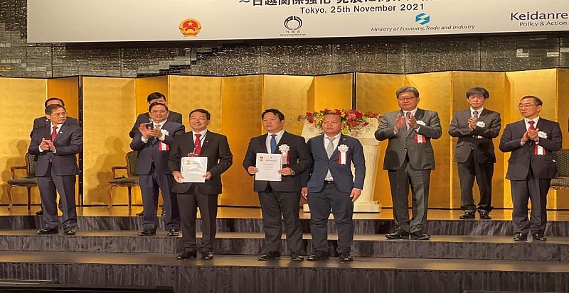 Lãnh đạo Tập đoàn N&G – Hiệp hội cùng Công ty Onaga trao thỏa thuận hợp tác đầu tư phát triển CNHT Việt Nam tại Thủ đô Toyota – Nhật Bản trước sự tham dự, chứng kiến của Thủ tướng Chính phủ Phạm Minh Chính tháng 11 năm 2021