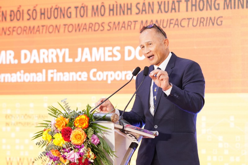 ông Darryl James Dong- Chuyên gia Tài chinh Trưởng của IFC 