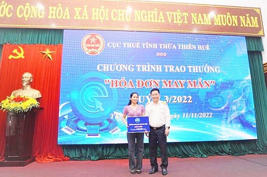 Ngành Thuế Thừa Thiên Huế: Trao thưởng chương trình Hoá đơn may mắn
