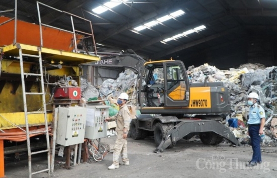 Cục Quản lý thị trường Quảng Ninh tiêu hủy hàng hóa vi phạm với tổng trị giá gần 2 tỷ đồng