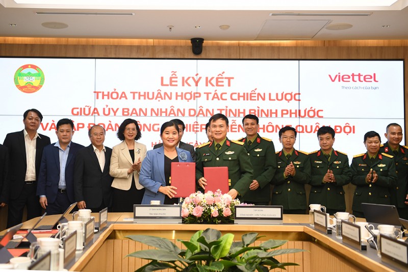 Tập đoàn Viettel và tỉnh Bình Phước tiếp tục hợp tác xây dựng hạ tầng số