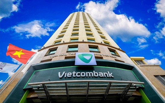 Vietcombank giảm đồng loạt lãi suất cho vay VND hỗ trợ khách hàng