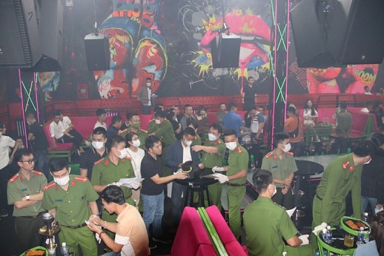 Quảng Bình: Kiểm tra quán bar phát hiện 25 nam nữ dương tính với ma tuý