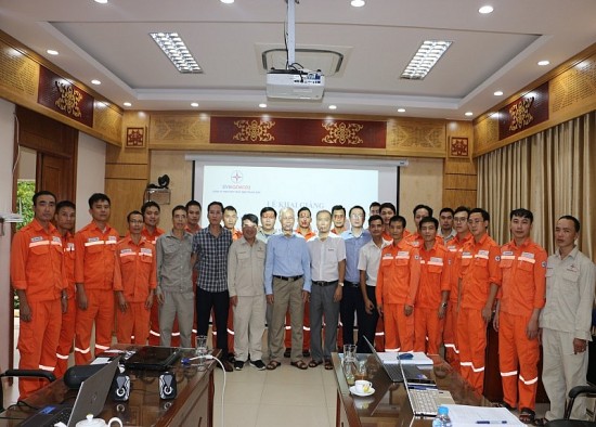 Nhiều kiến thức bổ ích được truyền đạt trong khóa đào tạo tại Nhà máy thủy điện Trung Sơn