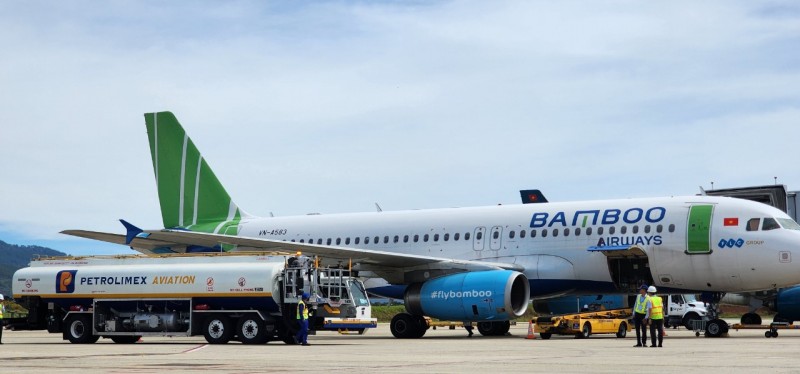 Công ty Cổ phần Nhiên liệu bay Petrolimex cung cấp nhiên liệu Jet A-1 tại Cảng Hàng không Liên Khương