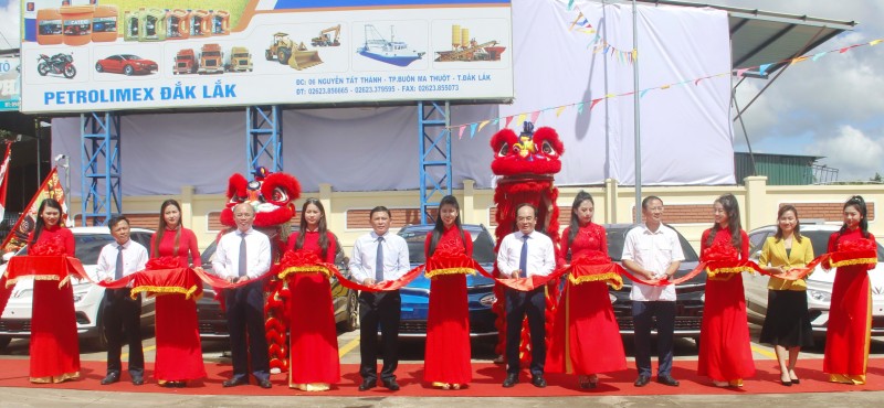 Tập đoàn Xăng dầu Việt Nam khánh thành trạm sạc xe điện VinFast tại Đăk Lăk