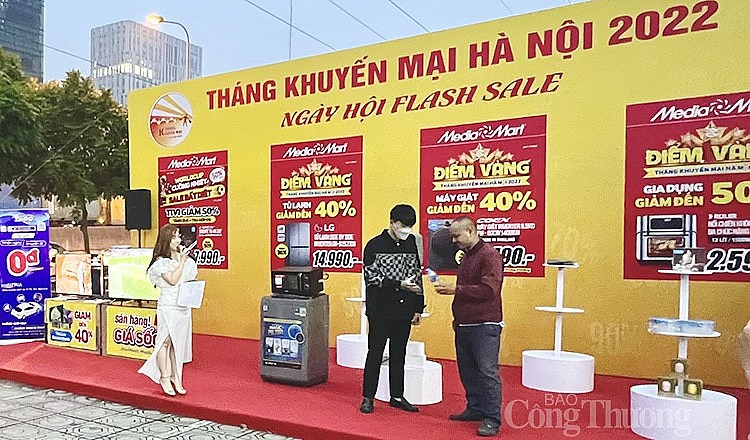 sự kiện “Ngày hội Flash Sale” với khu trưng bày, giảm giá các sản phẩm đặc biệt nhằm tri ân người tiêu dùng