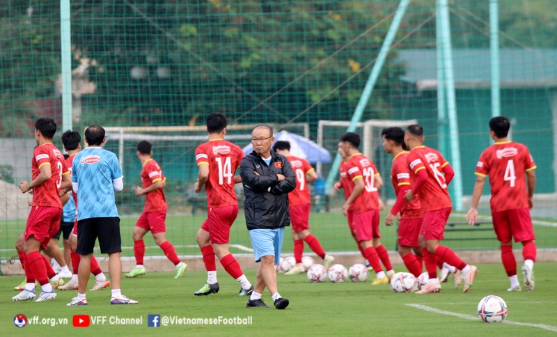 Đội tuyển Việt Nam tập luyện trước trận đấu giao hữu với câu lạc bộ Dortmund