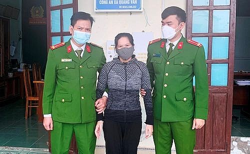 Quảng Bình: Khởi tố, bắt tạm giam 1 phụ nữ dùng sổ đỏ giả để vay tiền ngân hàng