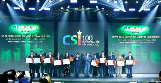 Prudential Việt Nam nhận hai giải thưởng về phát triển bền vững
