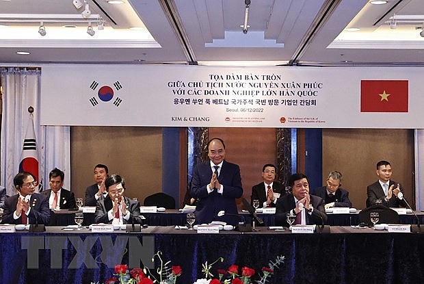 Chủ tịch nước Nguyễn Xuân Phúc dự Toạ đàm với các doanh nghiệp lớn Hàn Quốc.