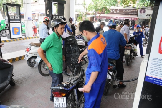 Chuyên gia kinh tế Vũ Vinh Phú: Bộ Công Thương đã chủ động, linh hoạt trong điều hành giá xăng dầu