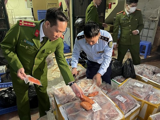 Lại “nóng” tình trạng thực phẩm bẩn dịp cuối năm