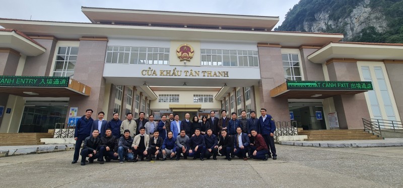 Lớp bồi dưỡng lãnh đạo cấp vụ của Bộ Công Thương đi nghiên cứu thực tế tại Lạng Sơn