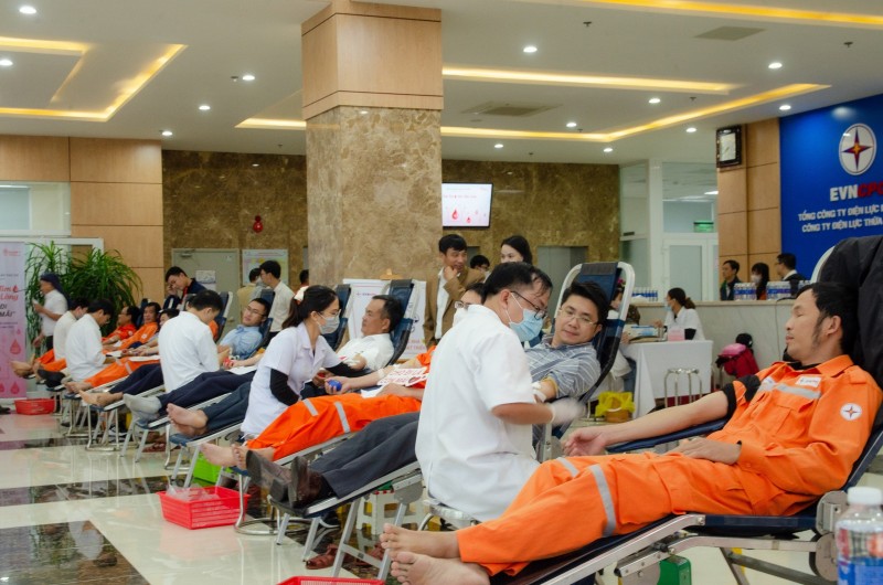 PC Thừa Thiên Huế: 150 cán bộ, công nhân tham gia hiến máu “Tuần lễ hồng EVN”