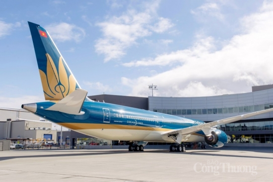 Vietnam Airlines giảm gần 10% giá vận chuyển hoa Đào Tết Nguyên đán