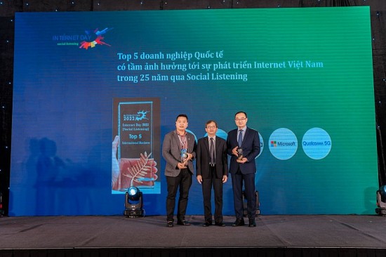 Huawei nhận giải thưởng Top 5 doanh nghiệp Quốc tế có tầm ảnh hưởng tới phát Internet Việt Nam