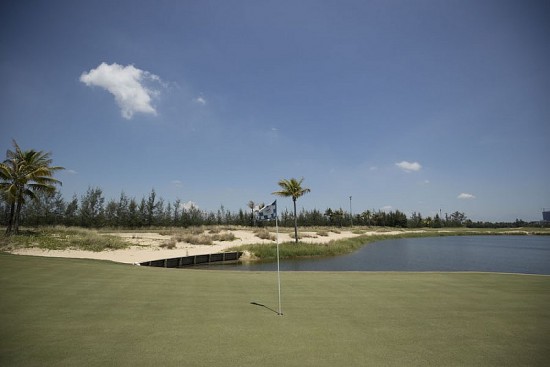 Nhiều sân golf tẩy chay vị khách đánh nhân viên, HĐND tỉnh Quảng Nam chưa lên tiếng