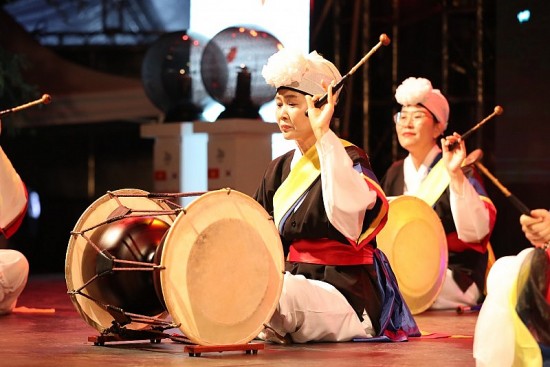Lễ hội “Con đường văn hóa hữu nghị Việt - Hàn" thu hút 150 nghìn người tham gia