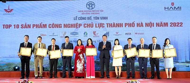 Tôn vinh 33 sản phẩm công nghiệp chủ lực thành phố Hà Nội năm 2022