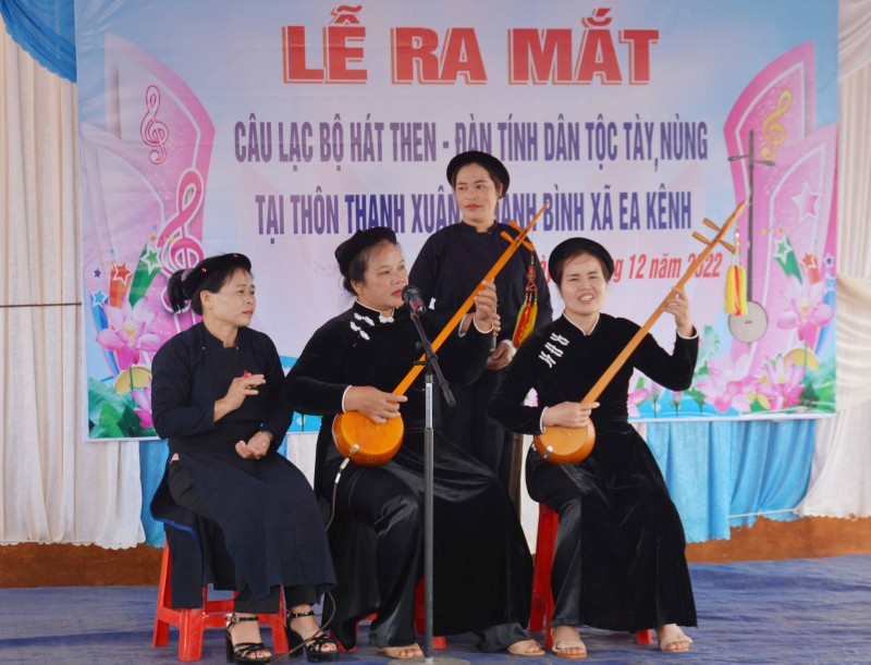 Câu lạc bộ hát Then - đàn Tính dân tộc Tày, Nùng biểu diễn tiết mục đặc sắc, ấn tượng tại Lễ ra mắt