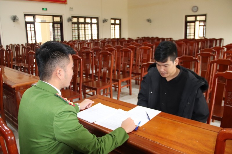 Quảng Bình: Bắt nhóm đối tượng tàng trữ hơn 2.500 viên ma túy tổng hợp