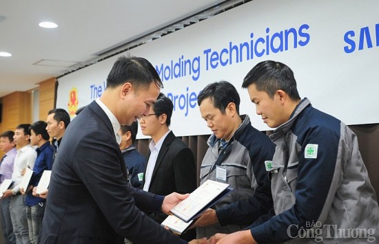 Bộ Công Thương - Samsung: Tổng kết chương trình đào tạo chuyên gia ngành khuôn mẫu tại Hàn Quốc