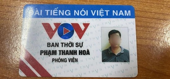 Hà Nội: Tài xế say xỉn xuất trình thẻ nhà báo nghi làm giả