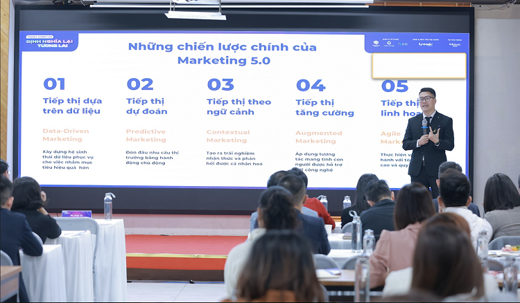 ông Andy Vũ - Founder và CEO DigiMind Group đã có những chia sẻ về chủ đề “Xu hướng Marketing toàn cầu 2023 