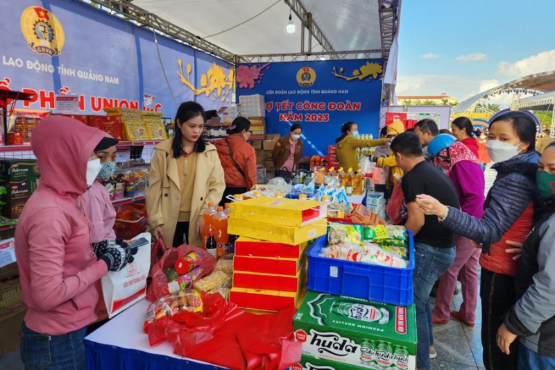 Hơn 90 gian hàng tham gia "Chợ Tết Công đoàn năm 2023" tại Quảng Nam