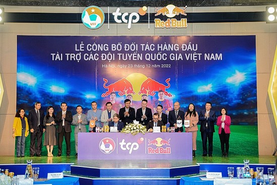 TCP Việt Nam - Red Bull nhà tài trợ hàng đầu của các đội tuyển bóng đá quốc gia