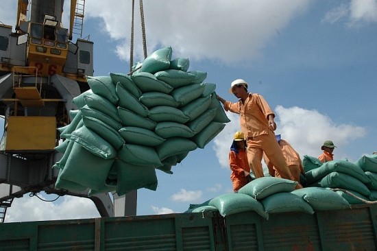 Quyết liệt đấu tranh chống buôn lậu, gian lận thương mại khu vực phía Nam