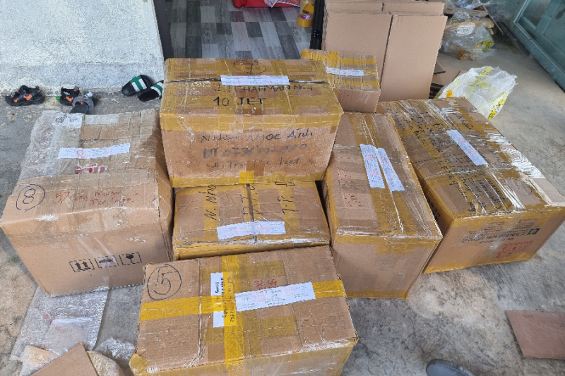 Lâm Đồng: Bắt giữ đối tượng mua bán hàng ngàn bao thuốc lá nhập lậu