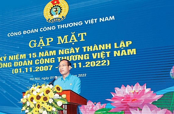 Ông Trần Quang Huy - Chủ tịch Công đoàn Công Thương Việt Nam phát biểu trong Lễ kỷ niệm 15 năm ngày thành lập công đoàn ngành
