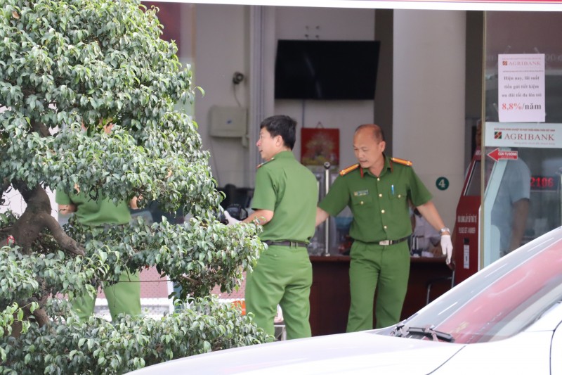 Táo tợn dùng súng cướp ngân hàng tại Đồng Nai