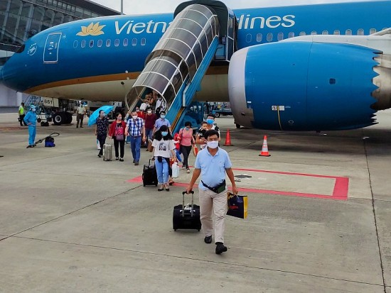 Vé máy bay vẫn ‘nóng sốt’, Vietnam Airlines bổ sung 90.000 vé Tết