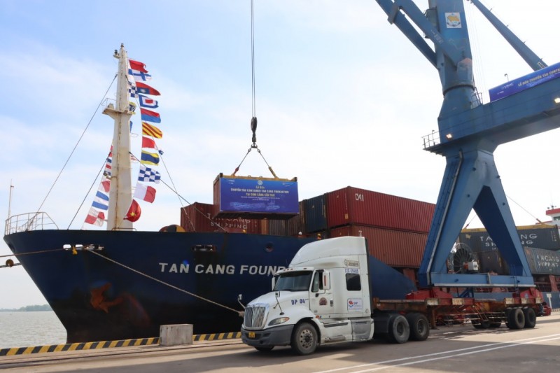 Cụm cảng Cần Thơ tái khởi động đón tàu container tải trọng lớn
