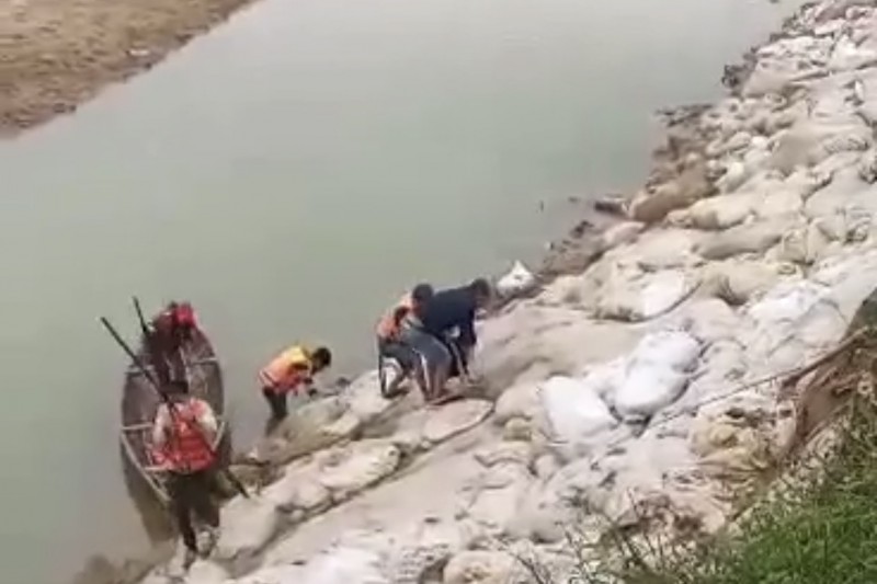 Nam sinh lớp 8 bị đuối nước tử vong tại vùng sạt lở sông Quảng Huế