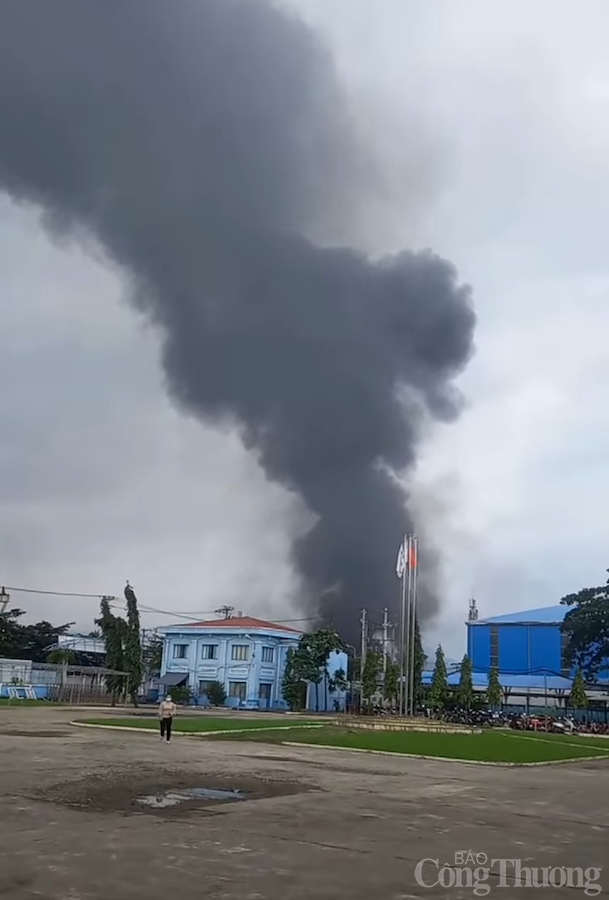 Đà Nẵng: Cháy lớn tại một công ty nhựa trong khu công nghiệp Hòa Khánh